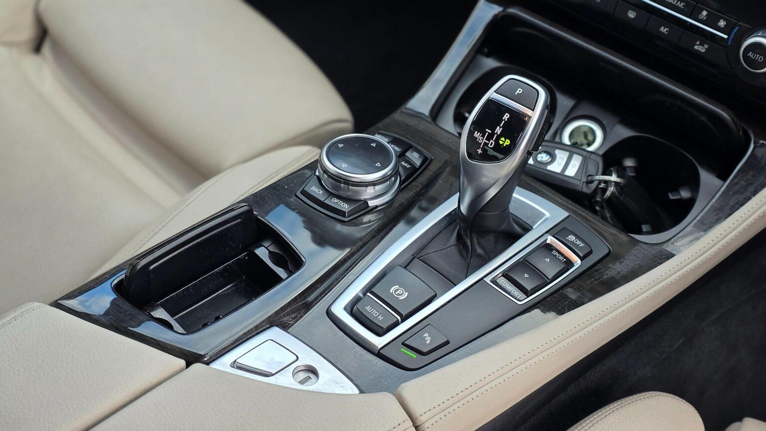 Used BMW 5 Series 2014 for sale - 77792896: Photo 38