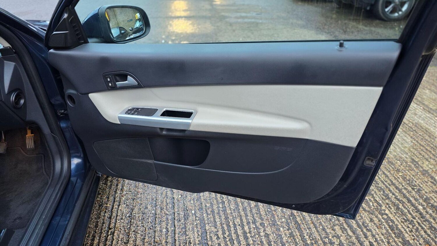 Used Volvo C30 2011 for sale - 77715038: Photo 30