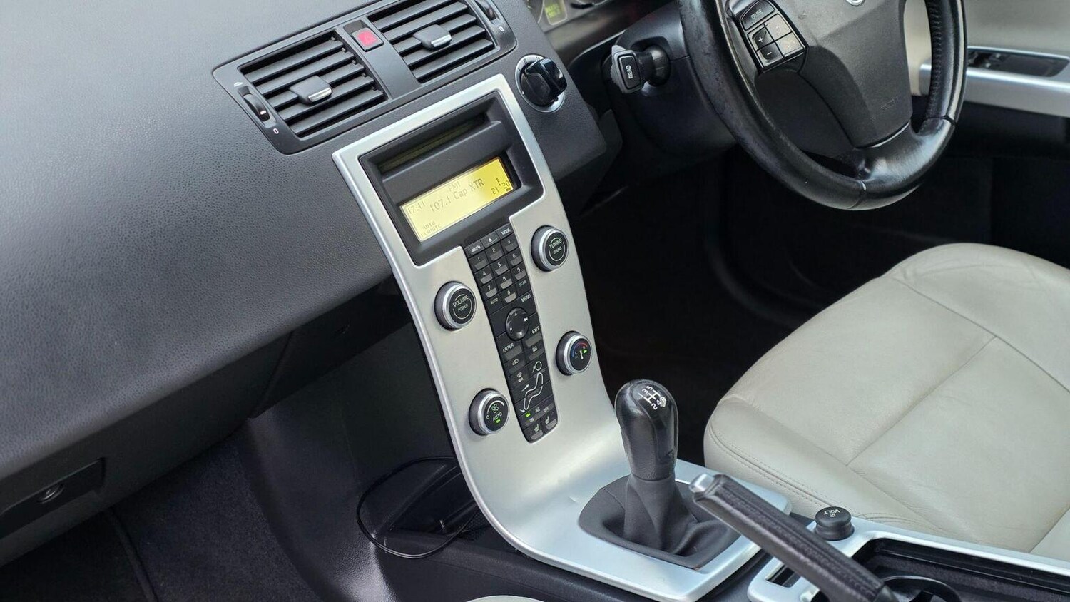 Used Volvo C30 2011 for sale - 77715038: Photo 32