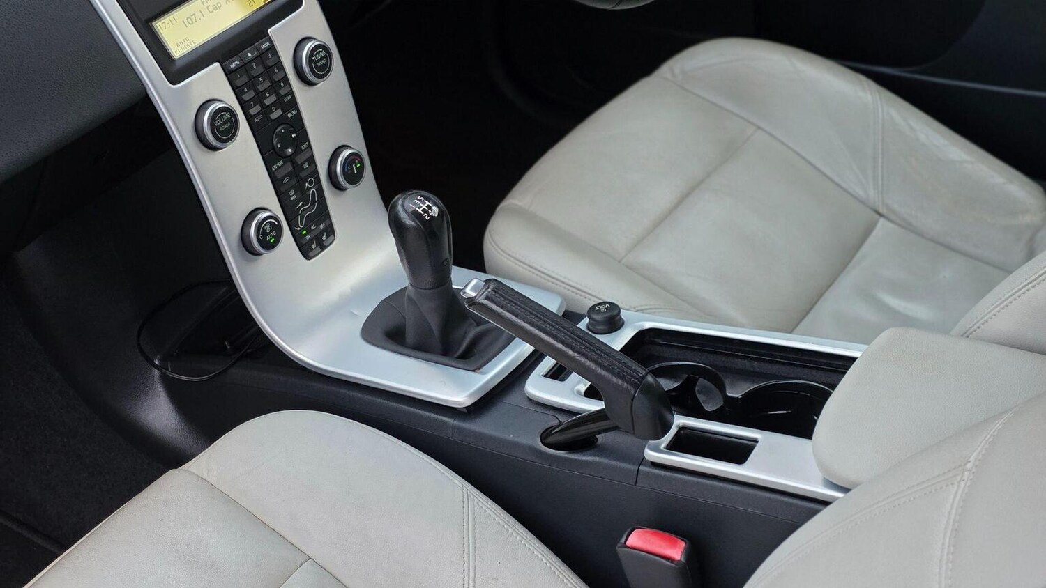 Used Volvo C30 2011 for sale - 77715038: Photo 33