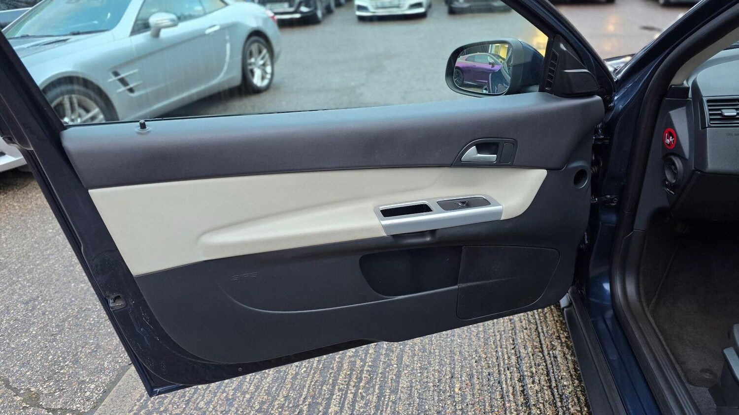 Used Volvo C30 2011 for sale - 77715038: Photo 37