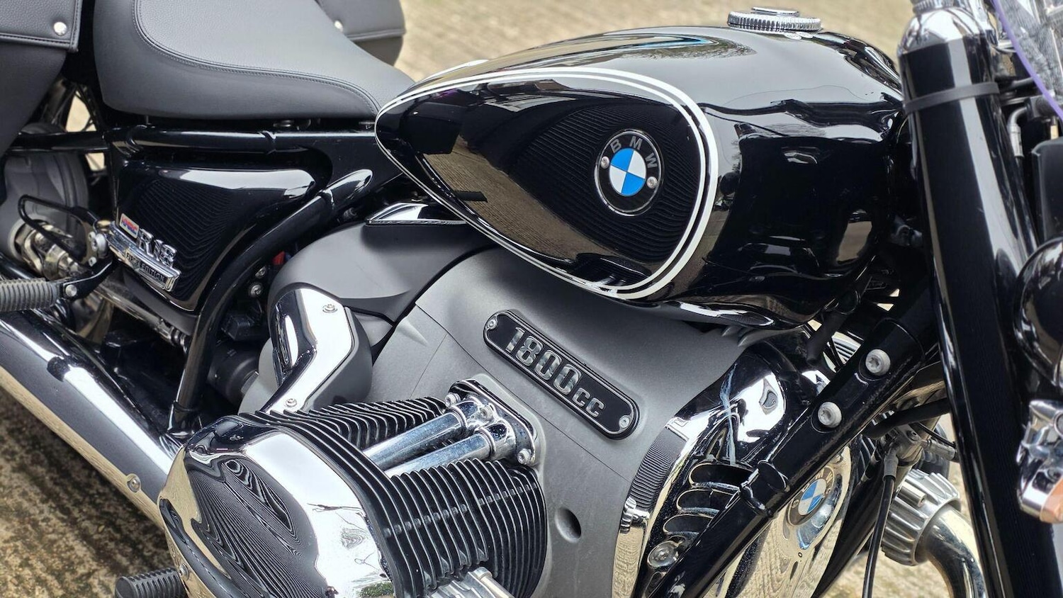 BMW R18