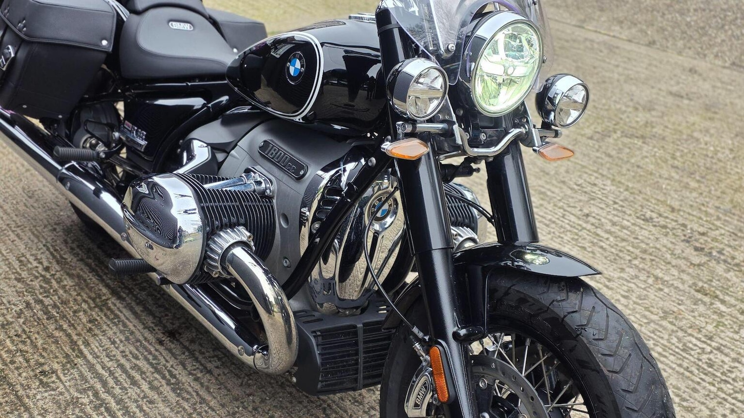BMW R18