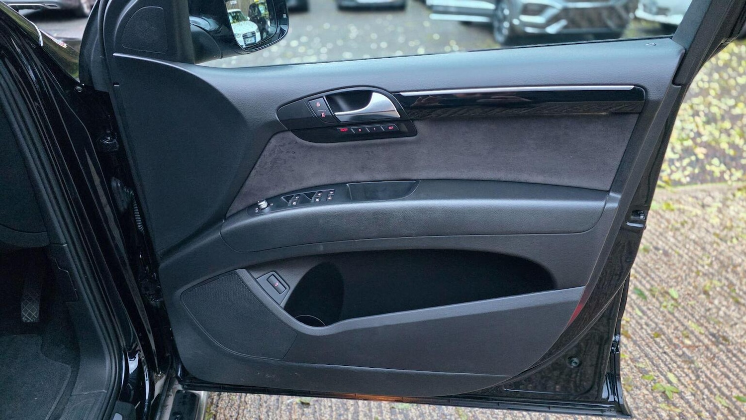 Used Audi Q7 2012 for sale - 75938348: Photo 33