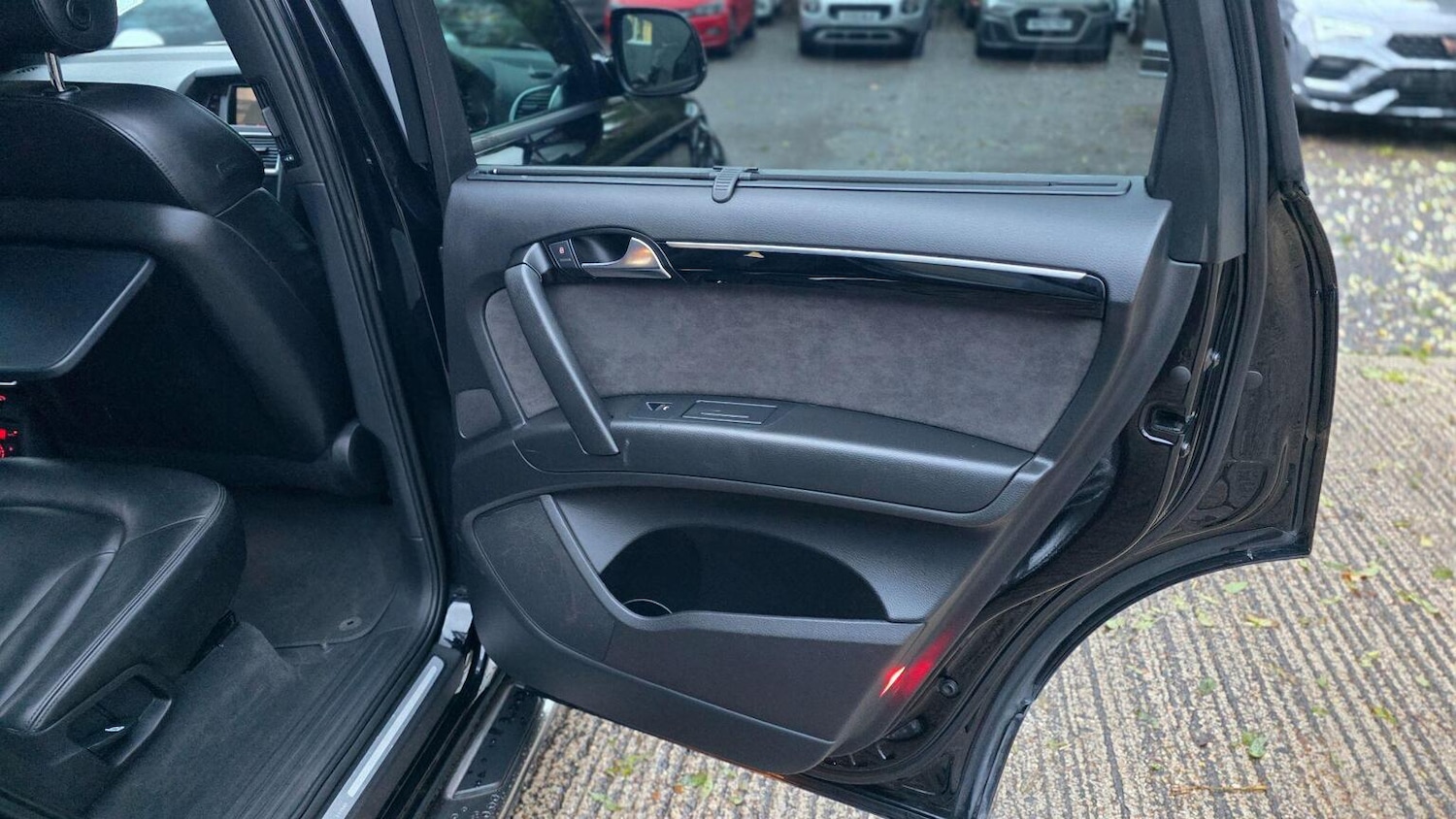 Used Audi Q7 2012 for sale - 75938348: Photo 41