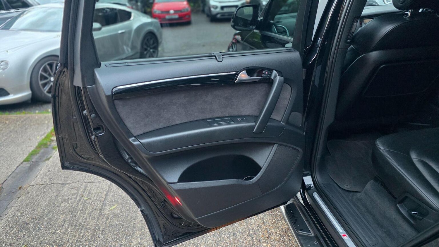 Used Audi Q7 2012 for sale - 75938348: Photo 44