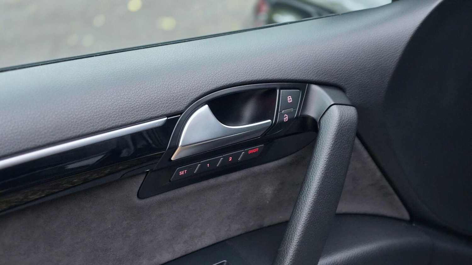 Used Audi Q7 2012 for sale - 75938348: Photo 45