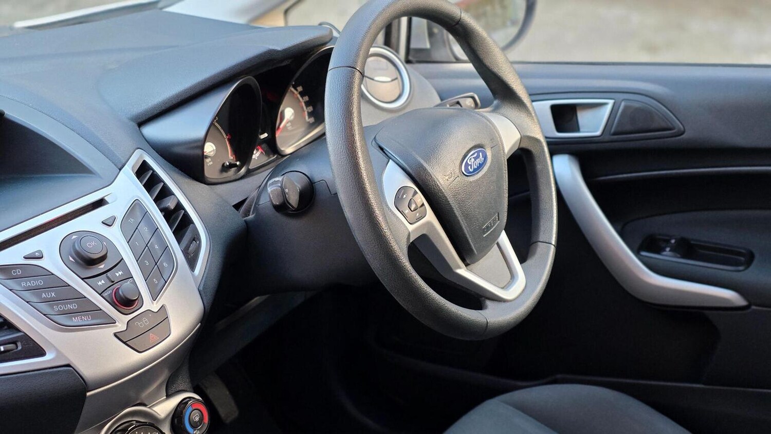 Used Ford Fiesta 2011 for sale - 78139400: Photo 27