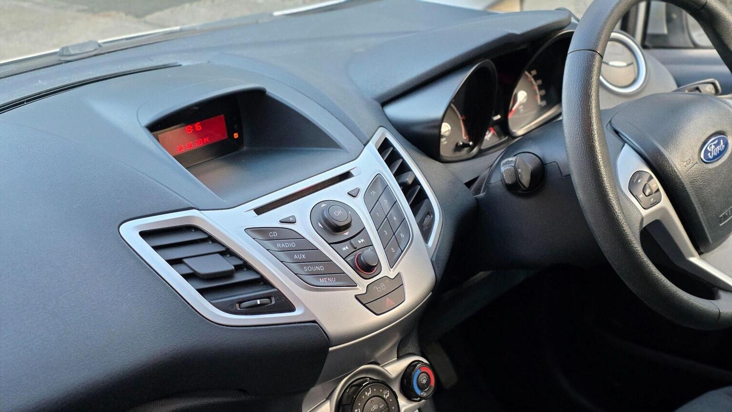 Used Ford Fiesta 2011 for sale - 78139400: Photo 28