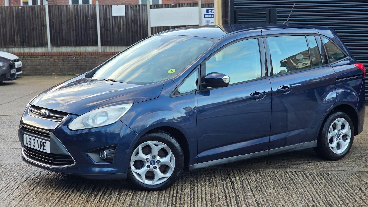 Used Ford Grand C-Max 2013 for sale - 77258585: Photo 2