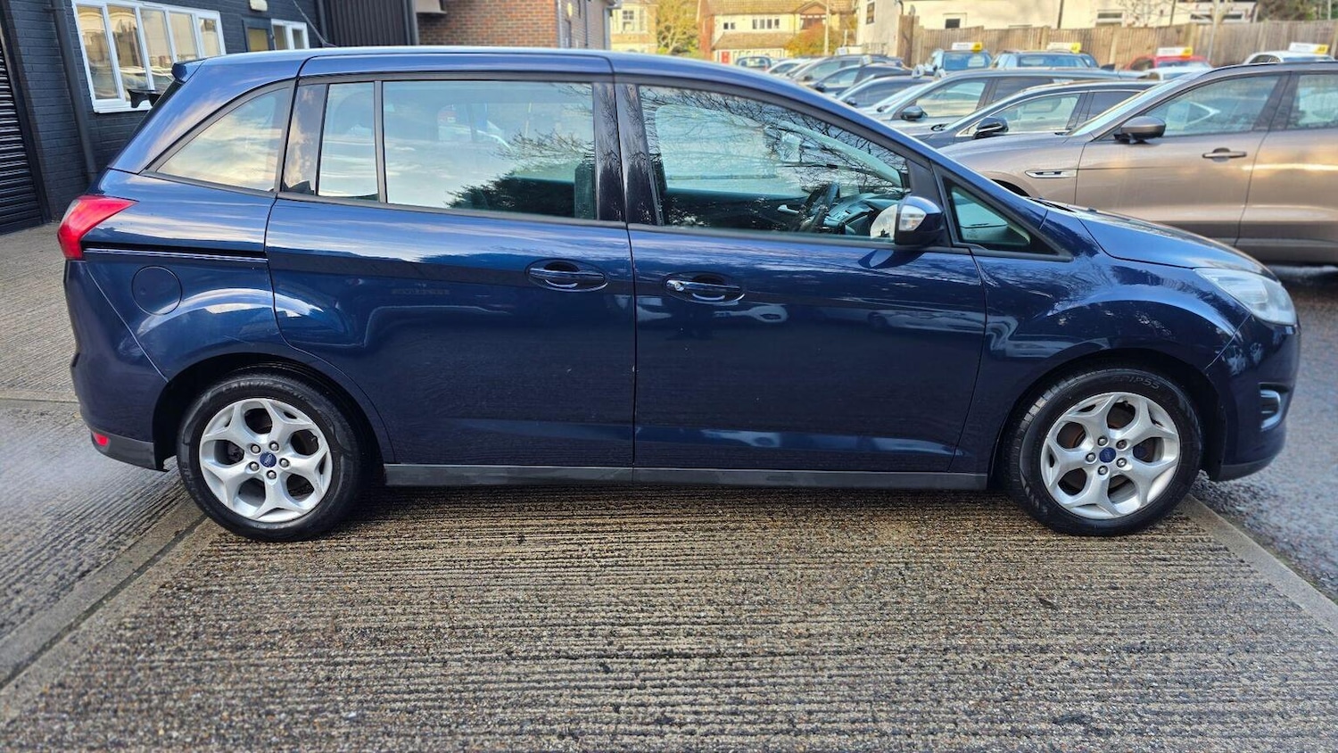 Used Ford Grand C-Max 2013 for sale - 77258585: Photo 4