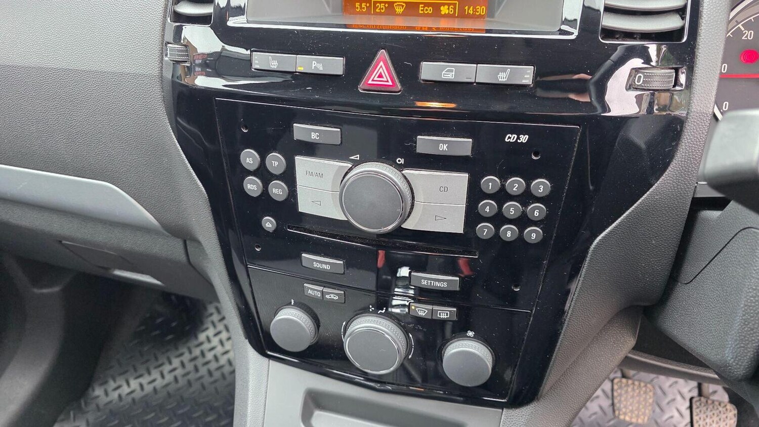 Used Vauxhall Zafira 2012 for sale - 77616325: Photo 18