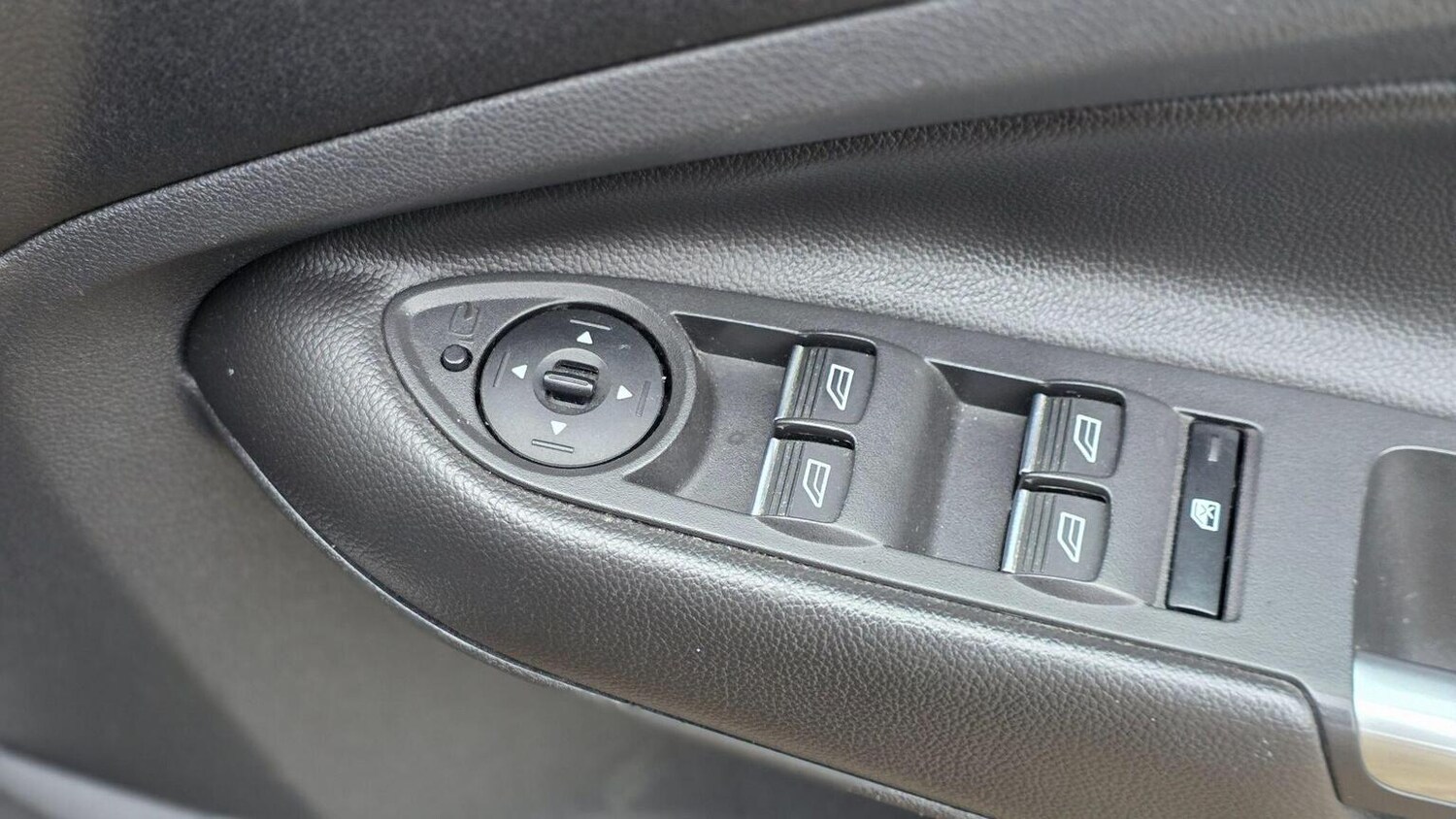 Used Ford Kuga 2017 for sale - 77915670: Photo 26