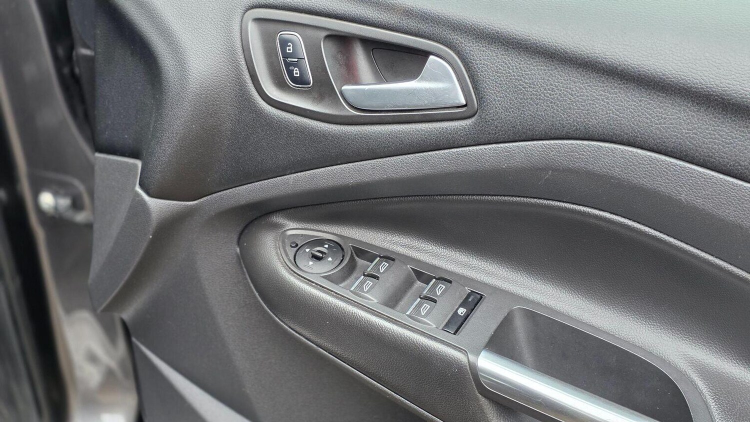 Used Ford Kuga 2017 for sale - 77915670: Photo 35