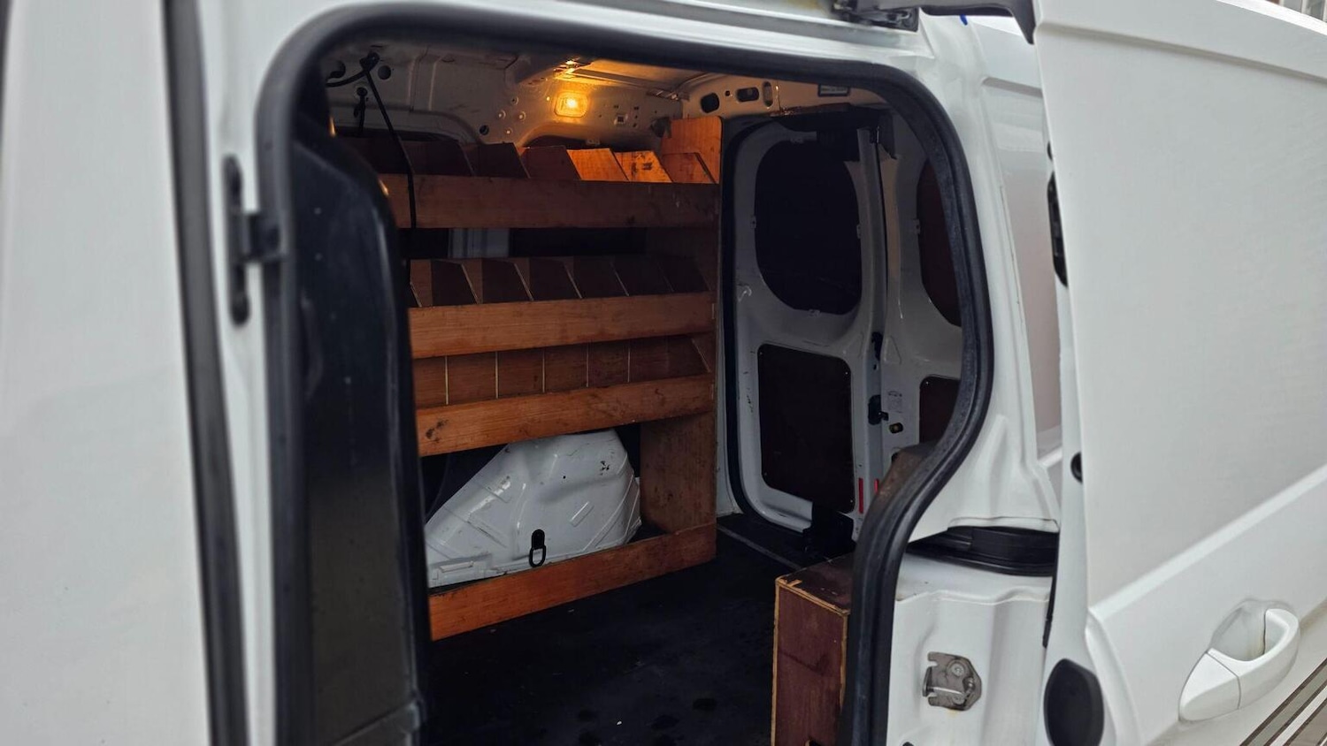 Used Ford Transit Courier 2018 for sale - 77377768: Photo 13