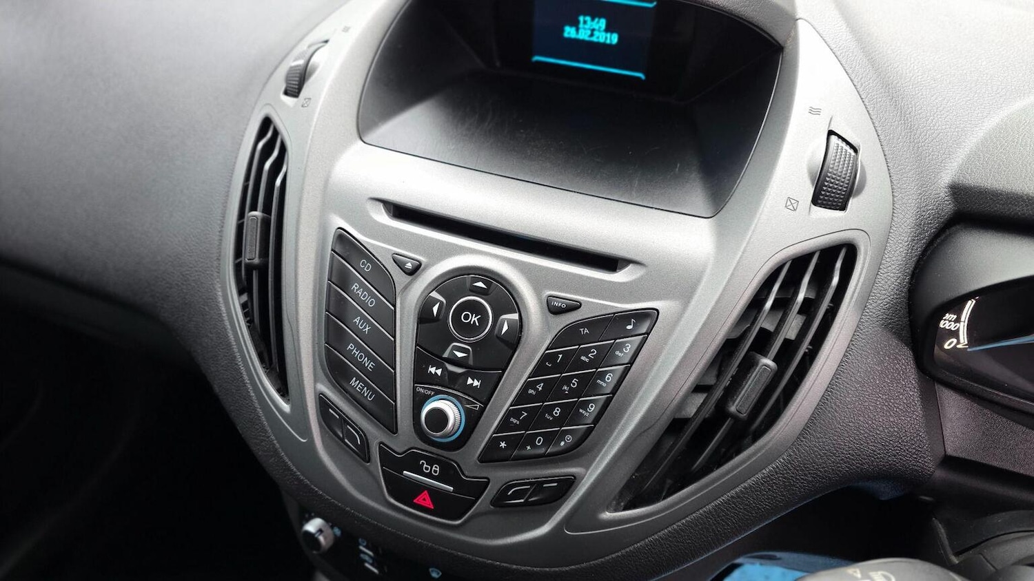 Used Ford Transit Courier 2018 for sale - 77377768: Photo 19