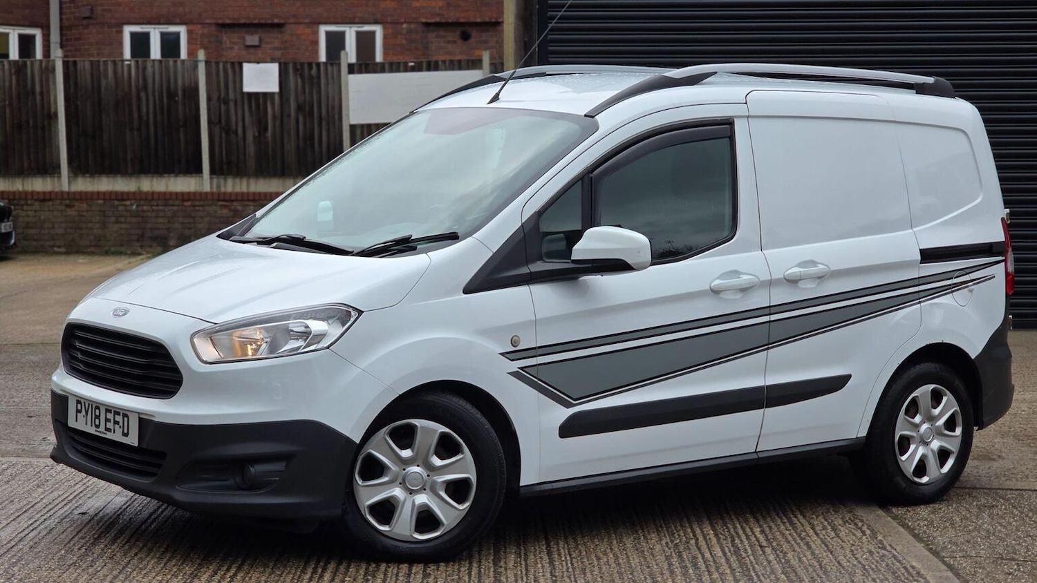 Used Ford Transit Courier 2018 for sale - 77377768: Photo 2
