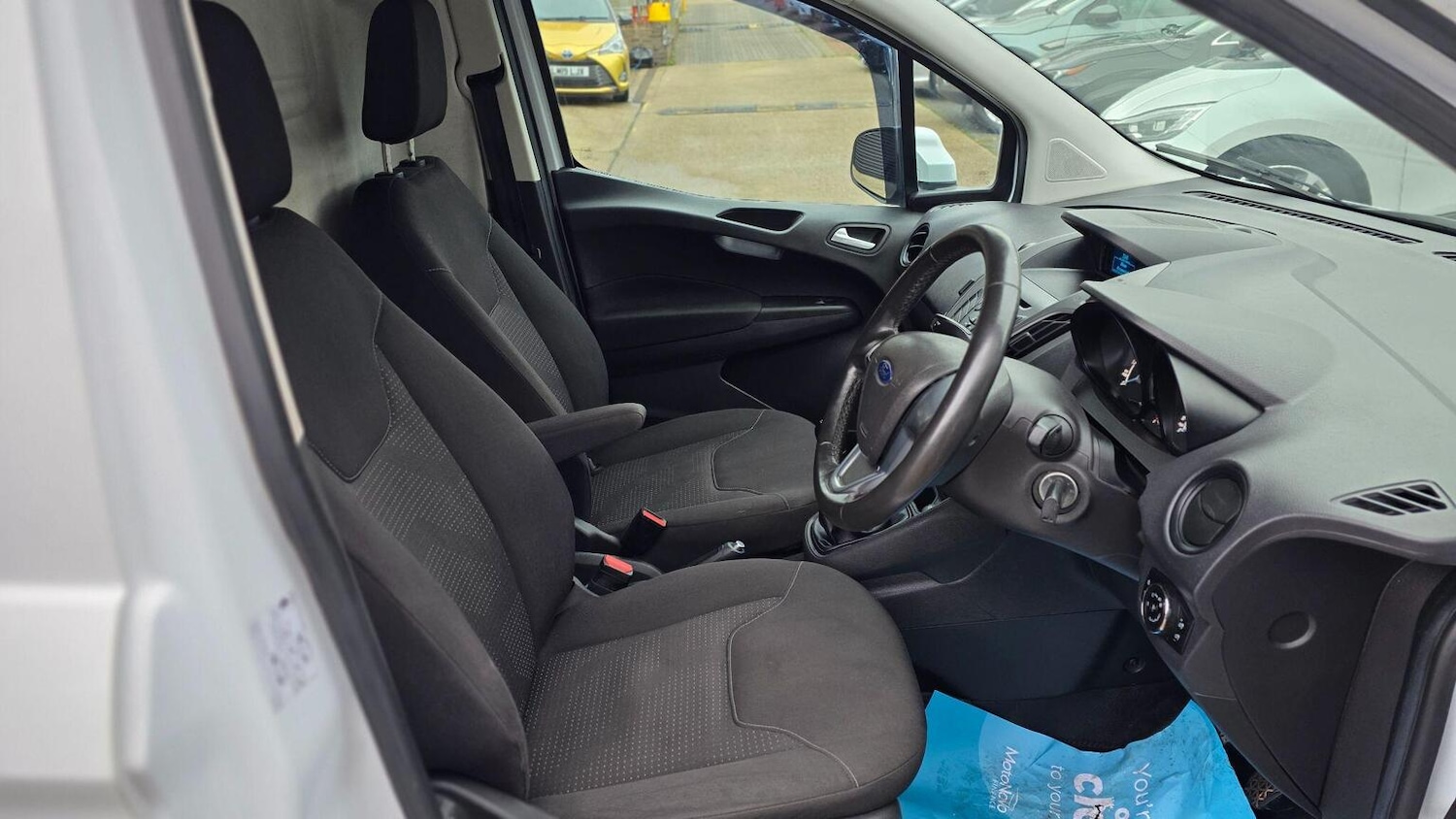Used Ford Transit Courier 2018 for sale - 77377768: Photo 24