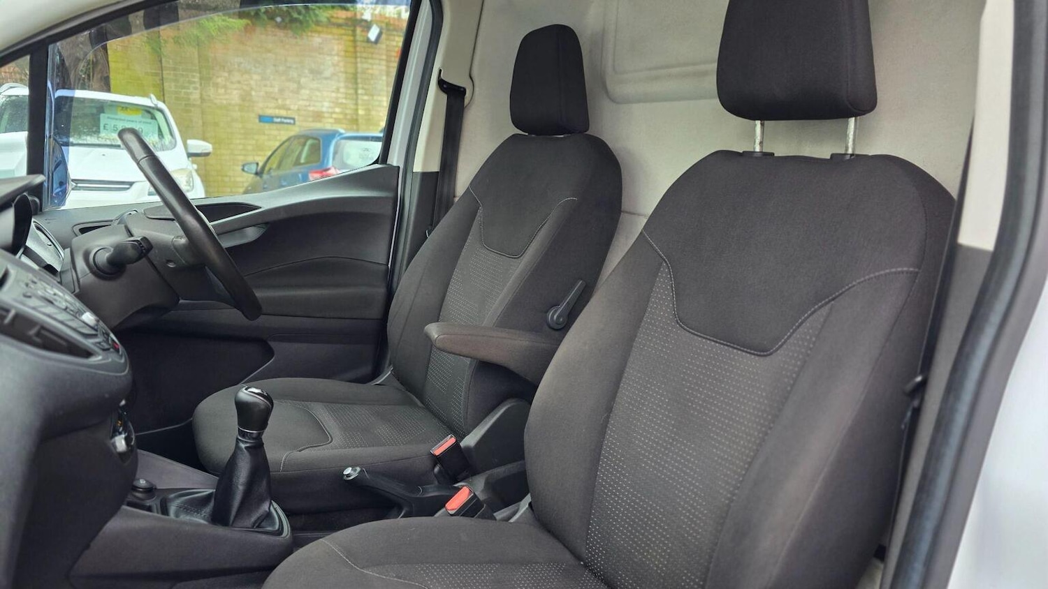 Used Ford Transit Courier 2018 for sale - 77377768: Photo 29