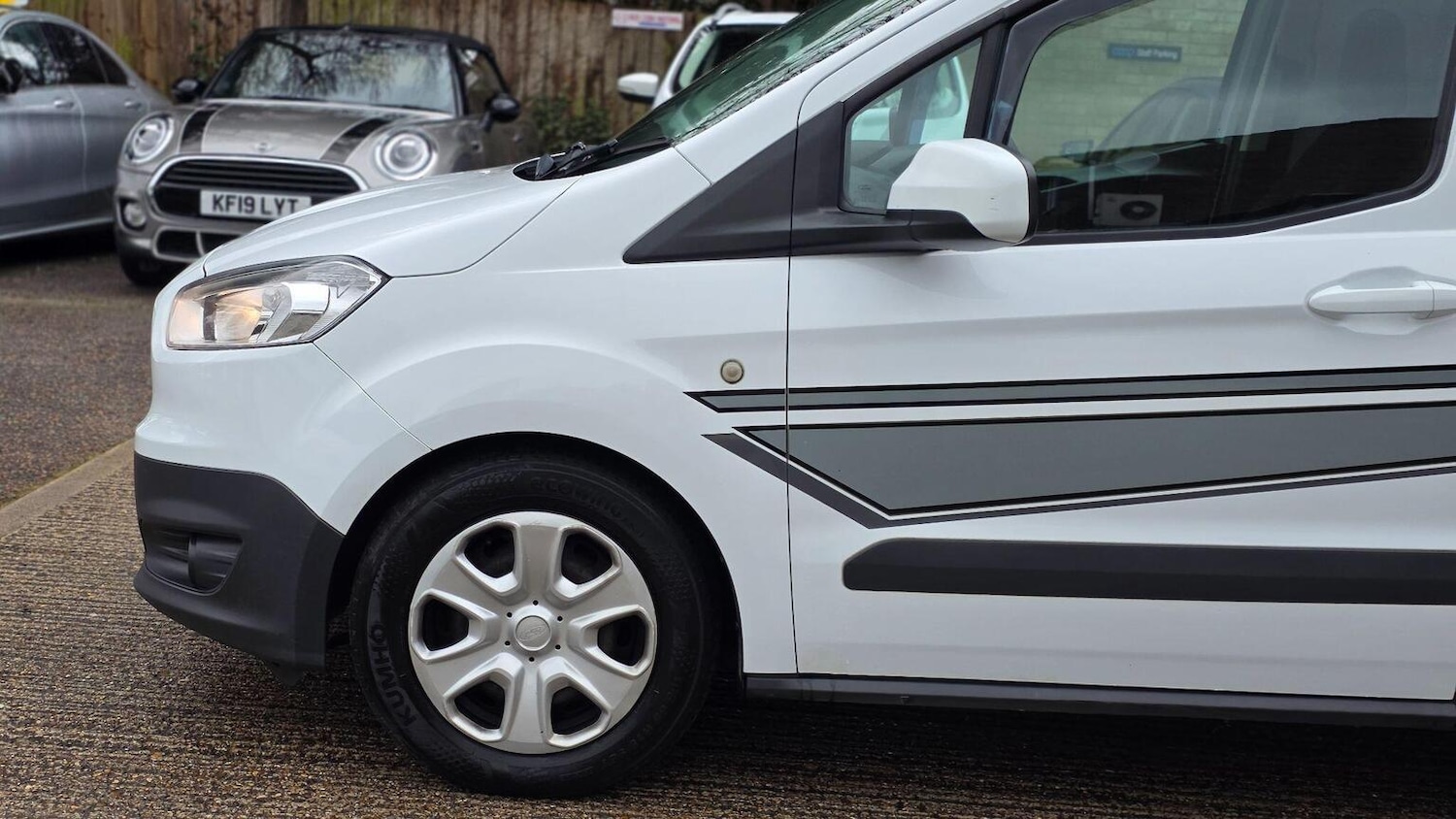 Used Ford Transit Courier 2018 for sale - 77377768: Photo 33