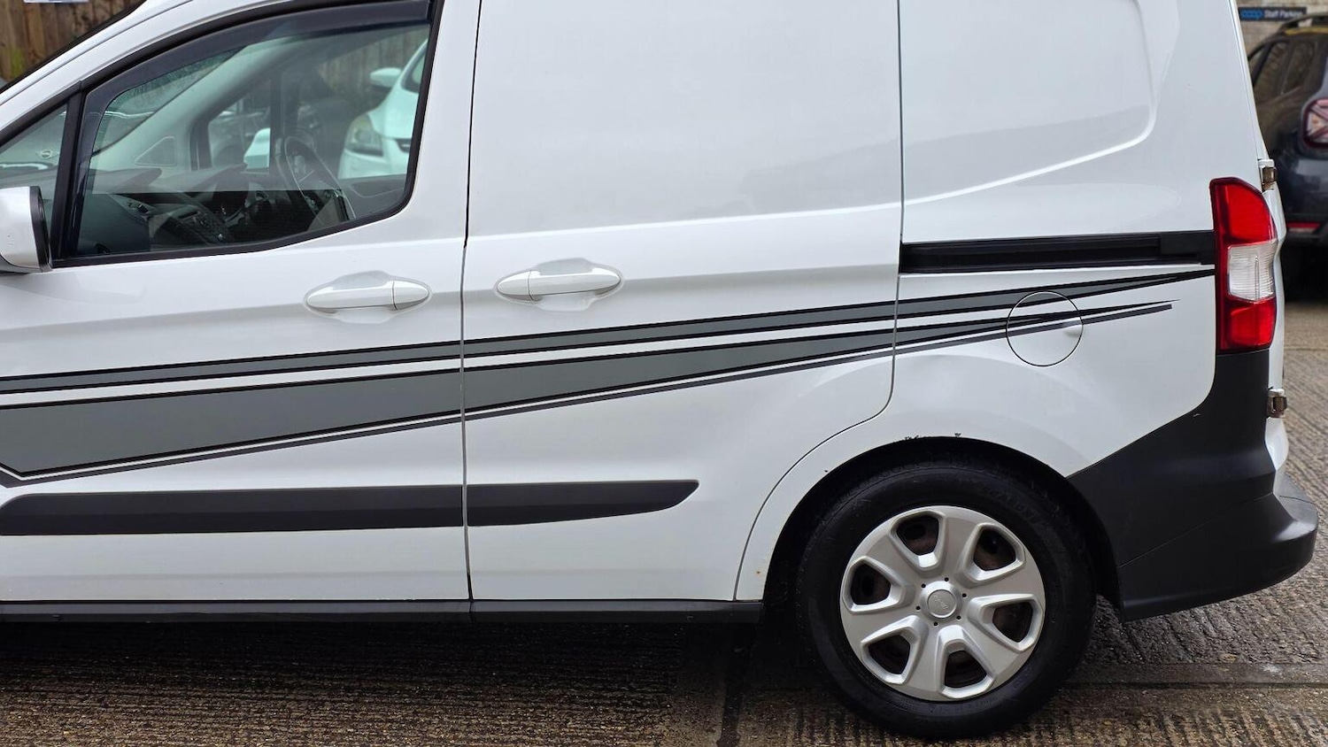 Used Ford Transit Courier 2018 for sale - 77377768: Photo 34