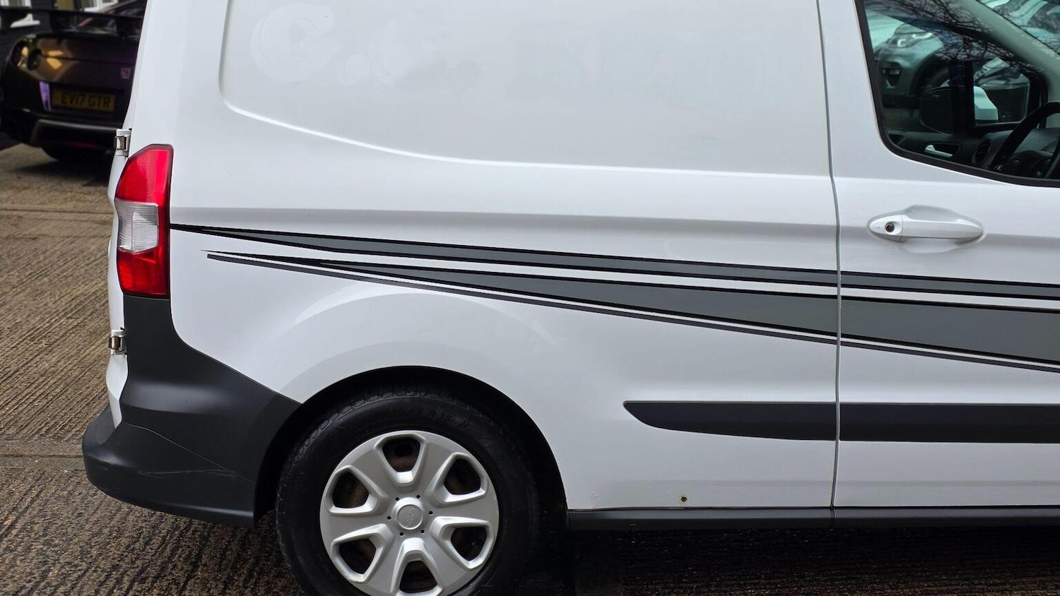 Used Ford Transit Courier 2018 for sale - 77377768: Photo 35