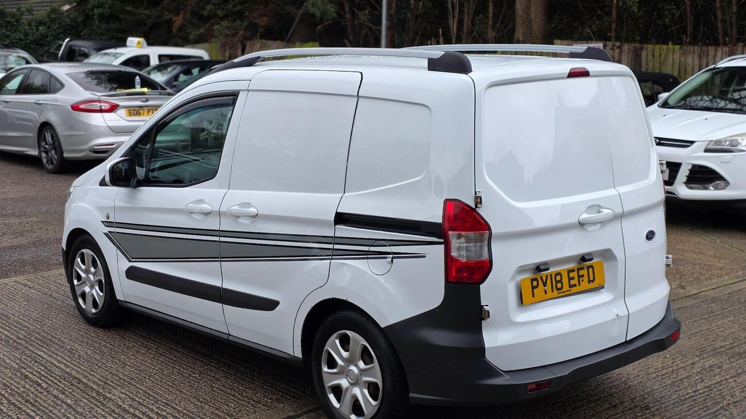 Used Ford Transit Courier 2018 for sale - 77377768: Photo 8