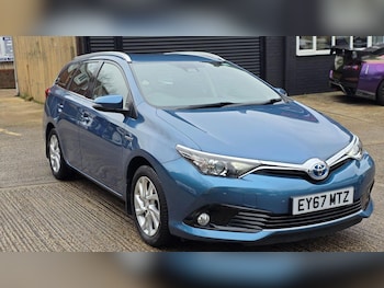 Used Toyota Auris 2017 for sale - 77103501: Photo