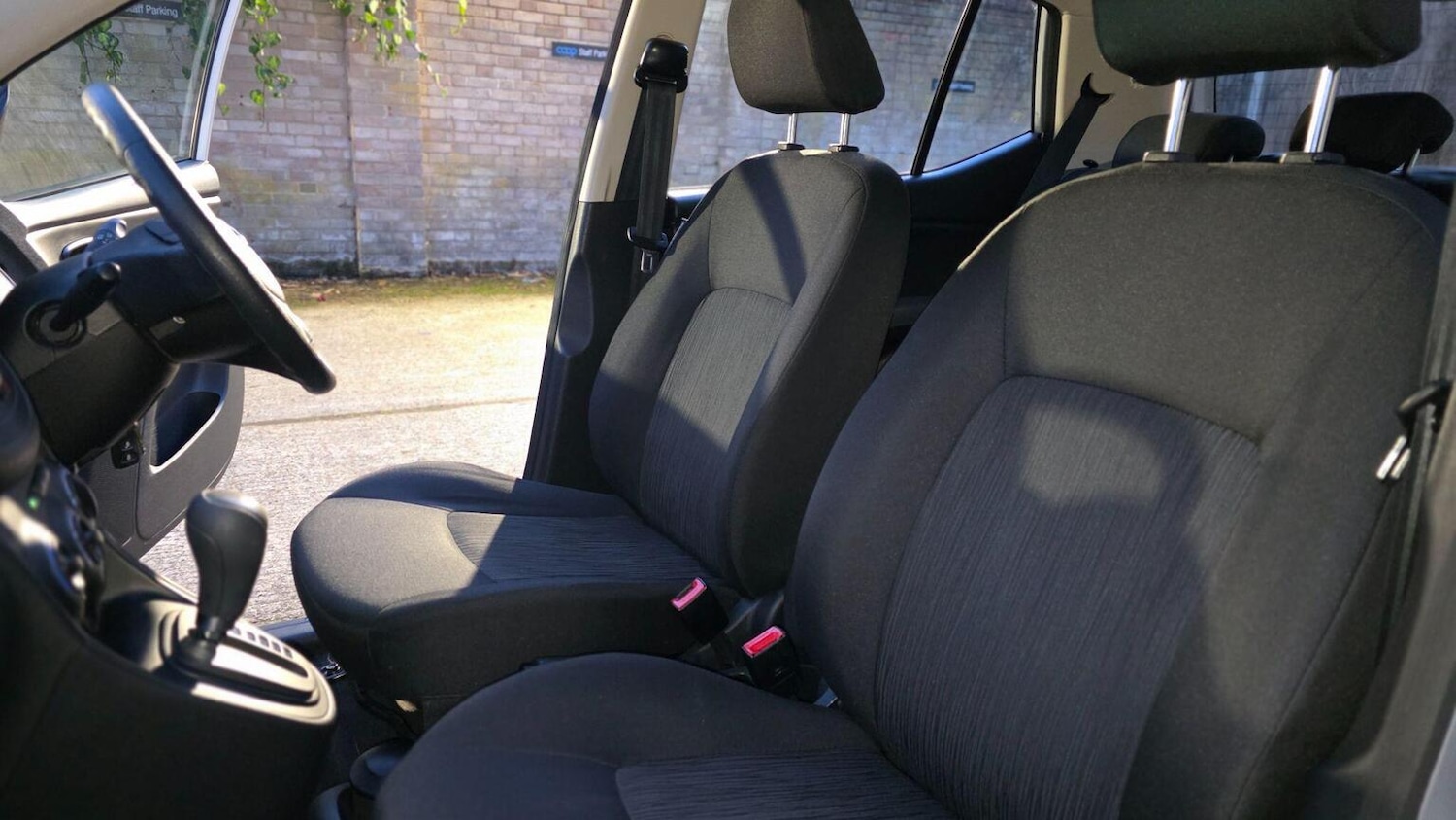 Used Hyundai i10 2013 for sale - 76777037: Photo 25