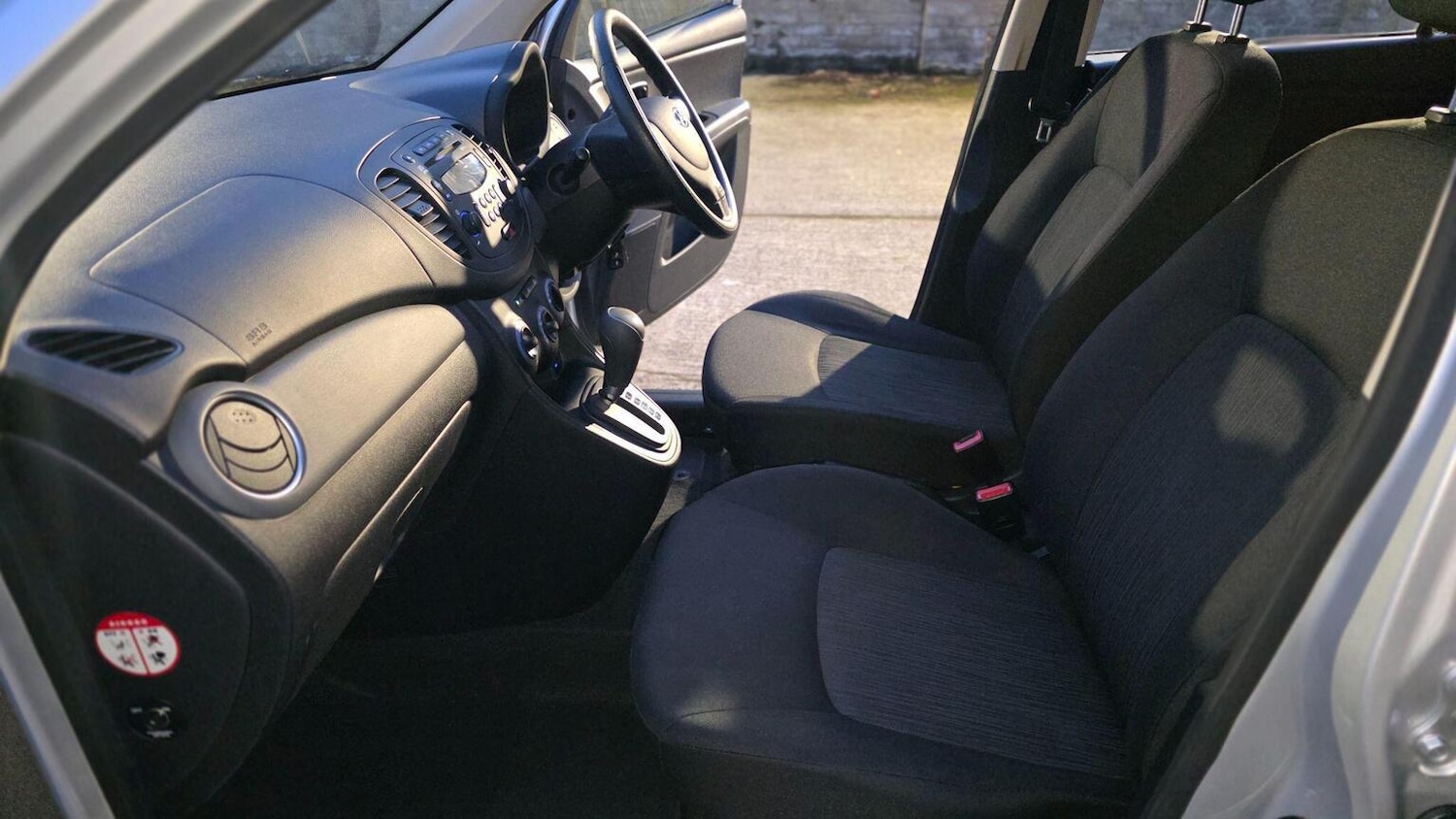 Used Hyundai i10 2013 for sale - 76777037: Photo 26