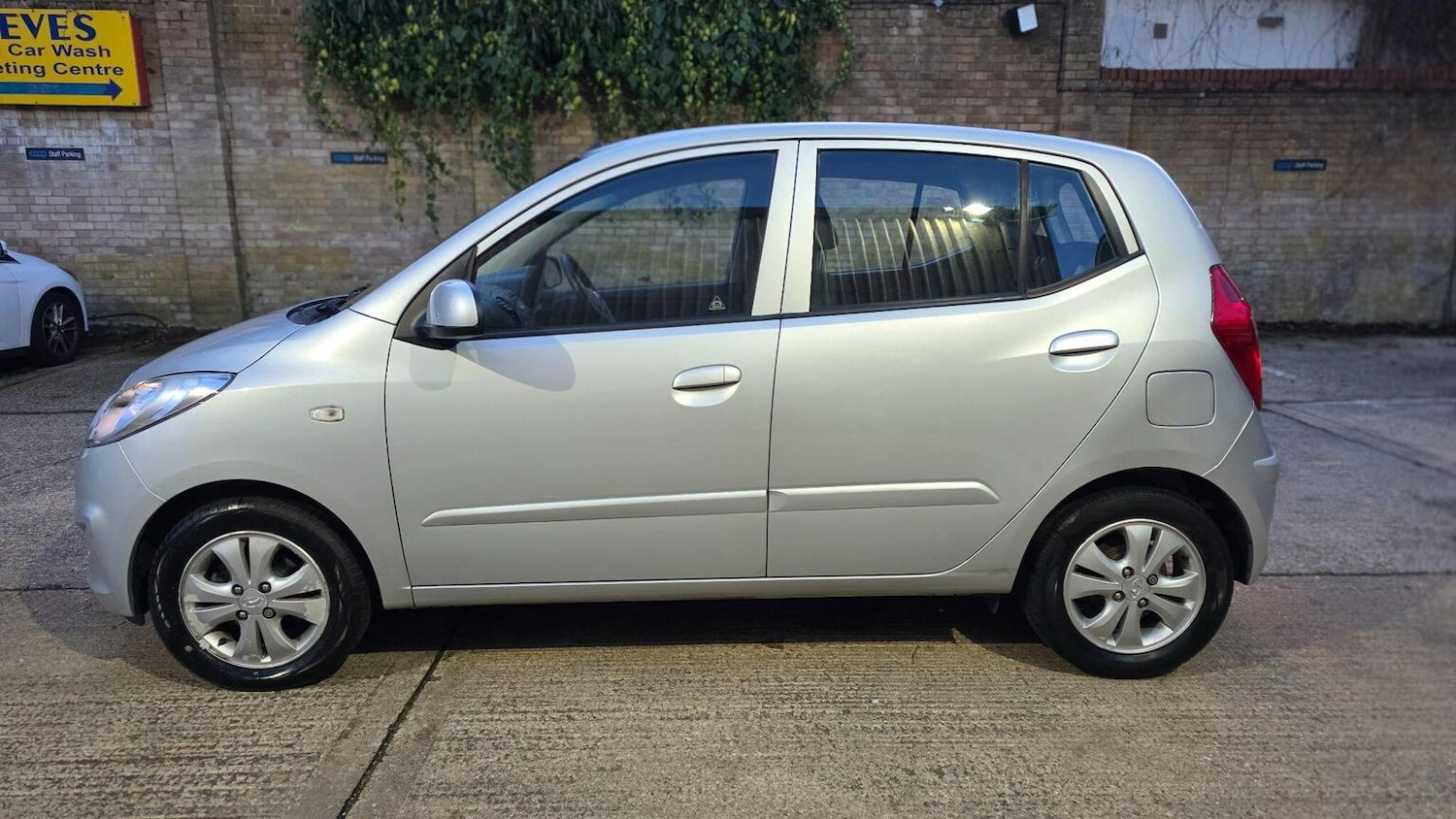 Used Hyundai i10 2013 for sale - 76777037: Photo 9