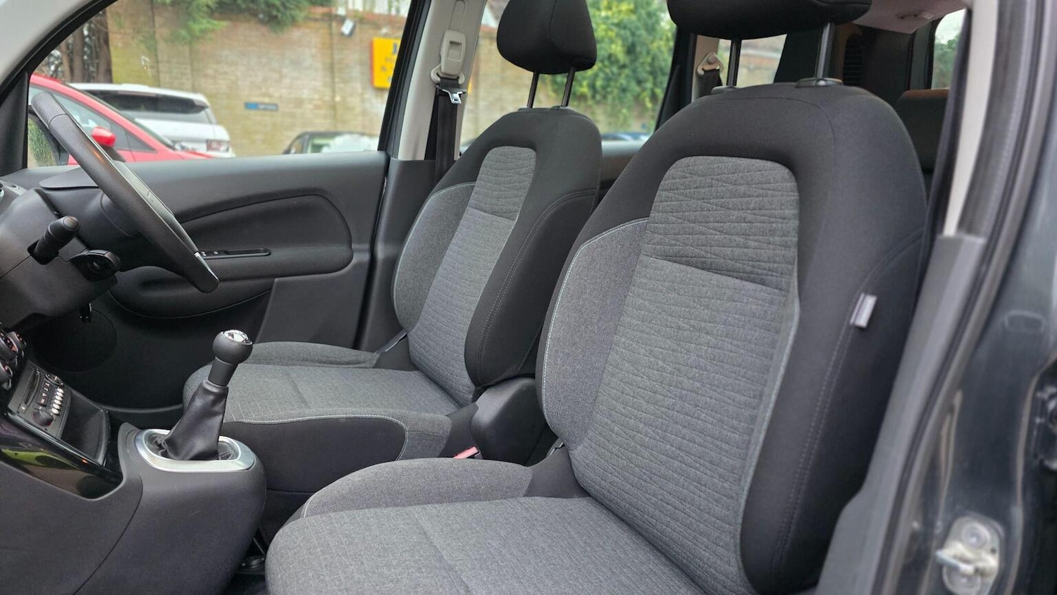 Used Citroen C3 Picasso 2017 for sale - 78064132: Photo 11