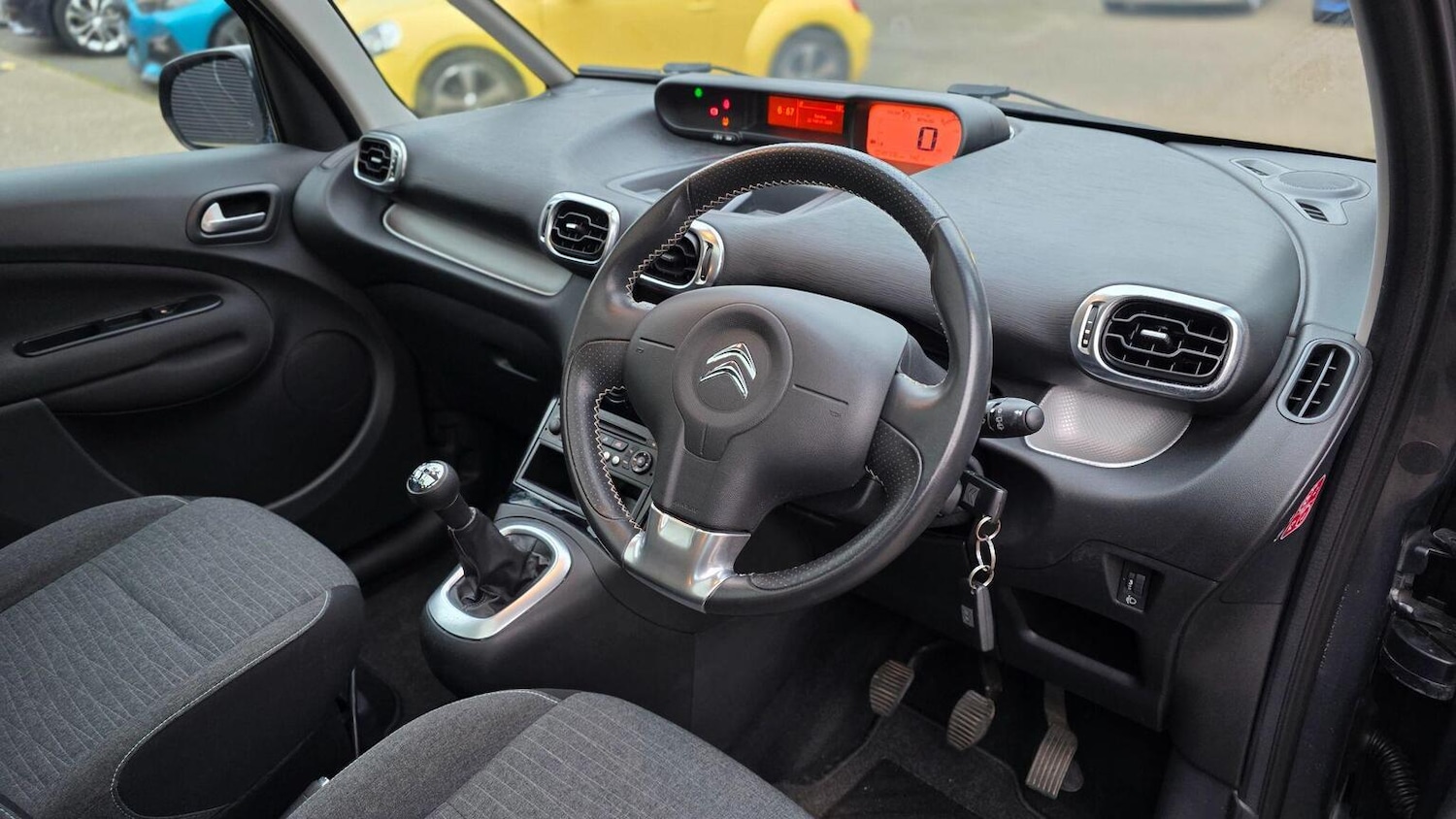 Used Citroen C3 Picasso 2017 for sale - 78064132: Photo 26