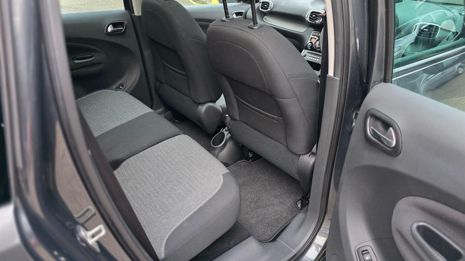 Used Citroen C3 Picasso 2017 for sale - 78064132: Photo 32