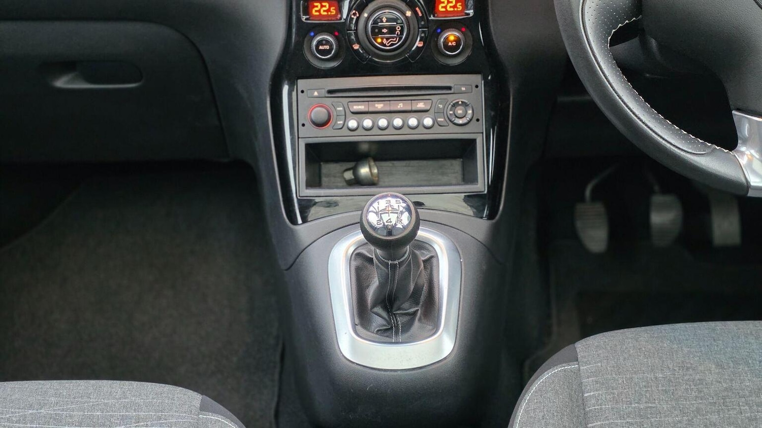 Used Citroen C3 Picasso 2017 for sale - 78064132: Photo 35