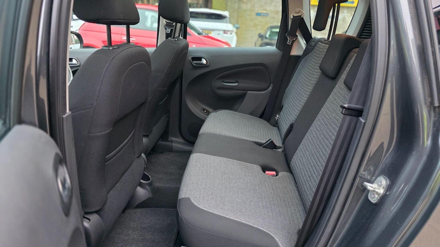 Used Citroen C3 Picasso 2017 for sale - 78064132: Photo 36