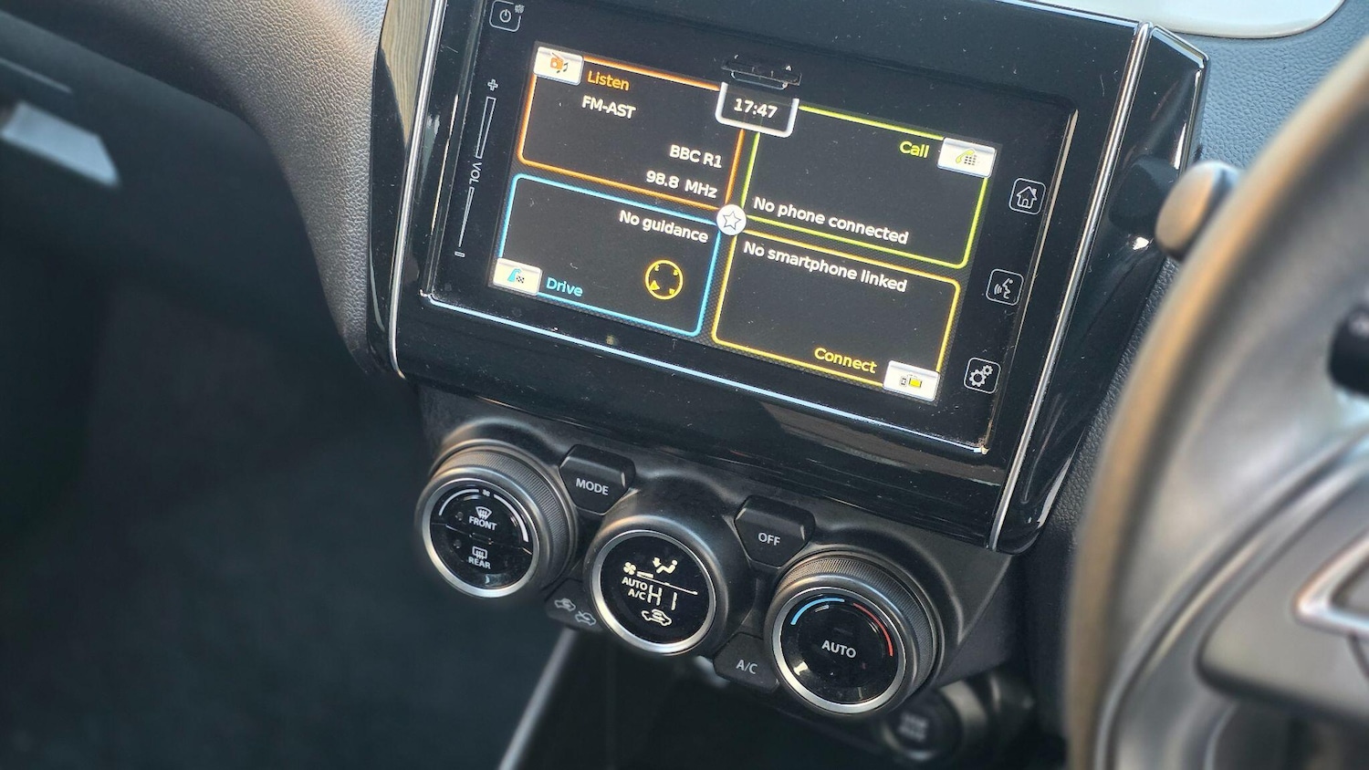 Used Suzuki Swift 2017 for sale - 75938298: Photo 12