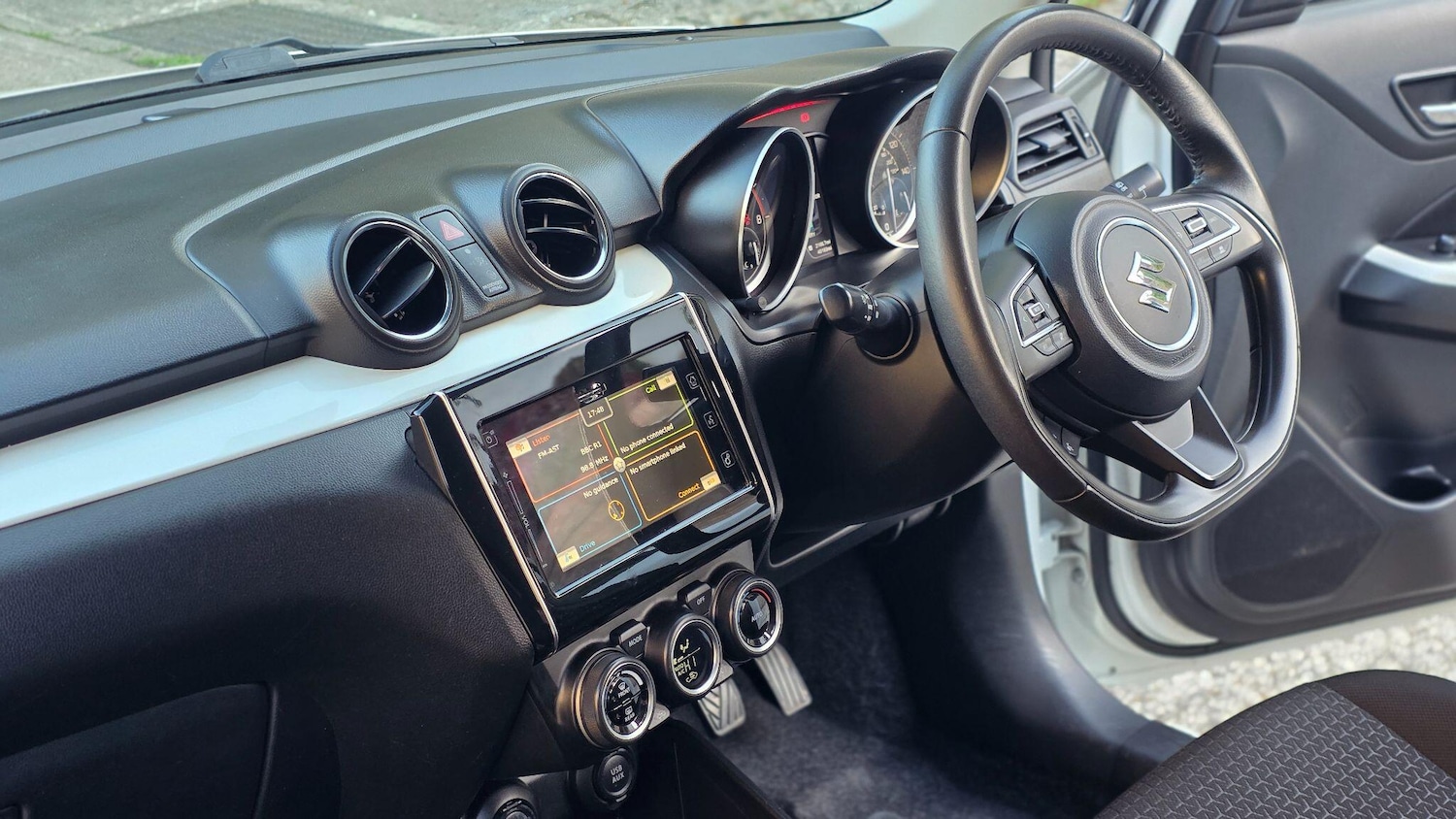 Used Suzuki Swift 2017 for sale - 75938298: Photo 14