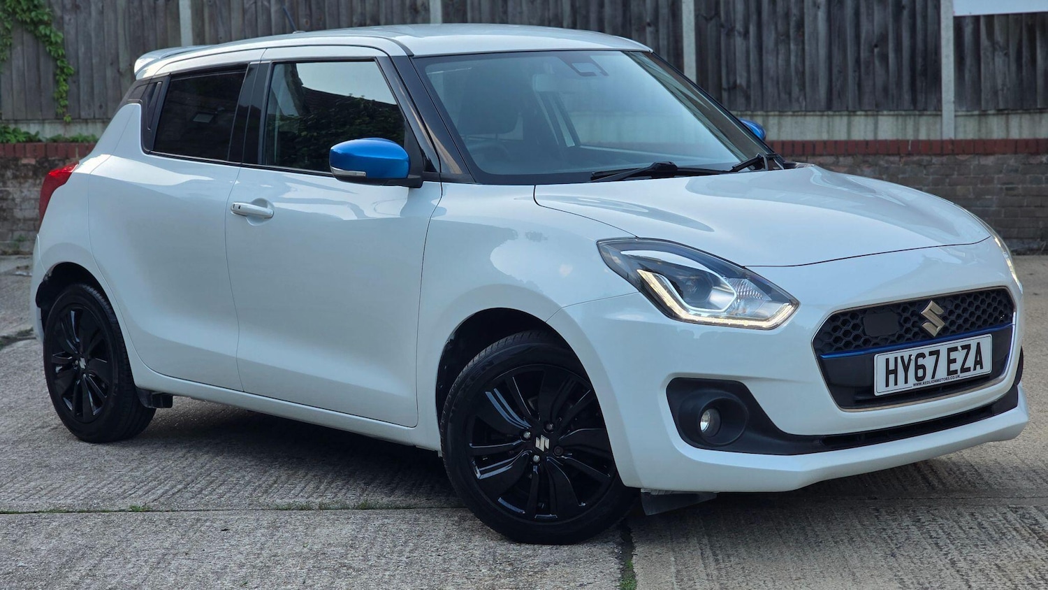Used Suzuki Swift 2017 for sale - 75938298: Photo 2