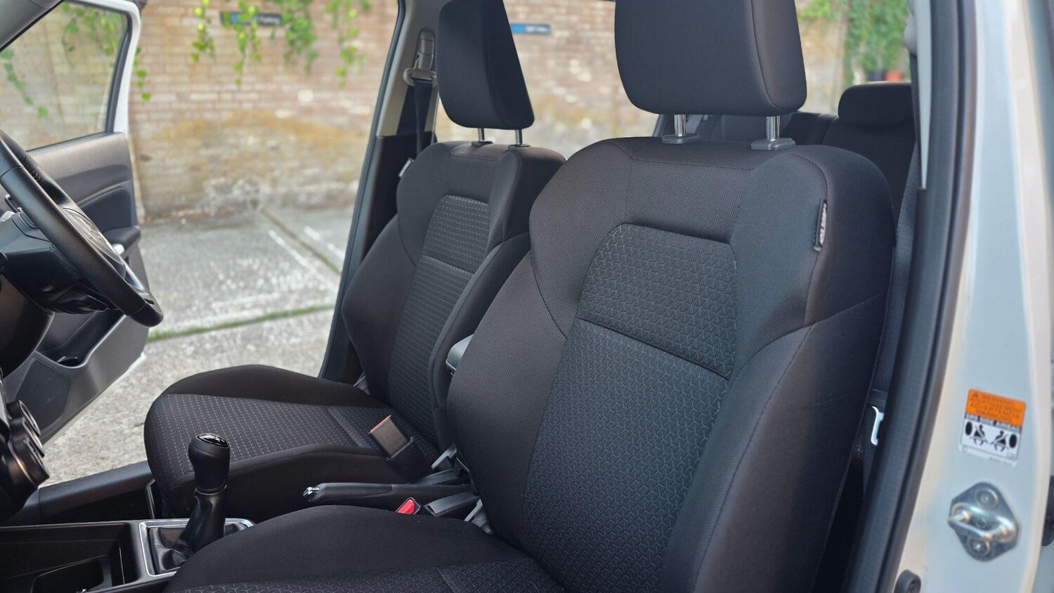 Used Suzuki Swift 2017 for sale - 75938298: Photo 24