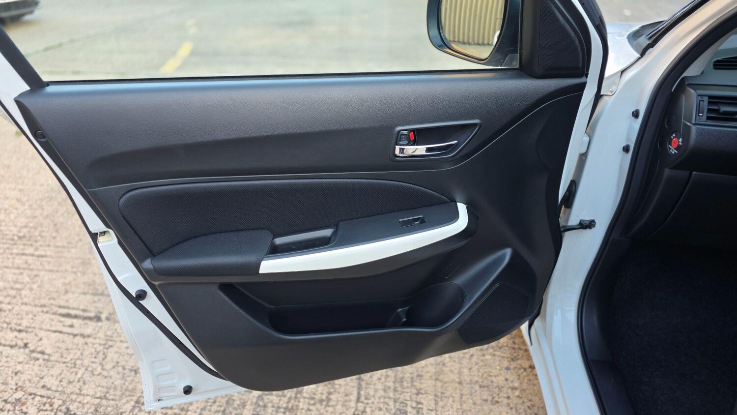 Used Suzuki Swift 2017 for sale - 75938298: Photo 27