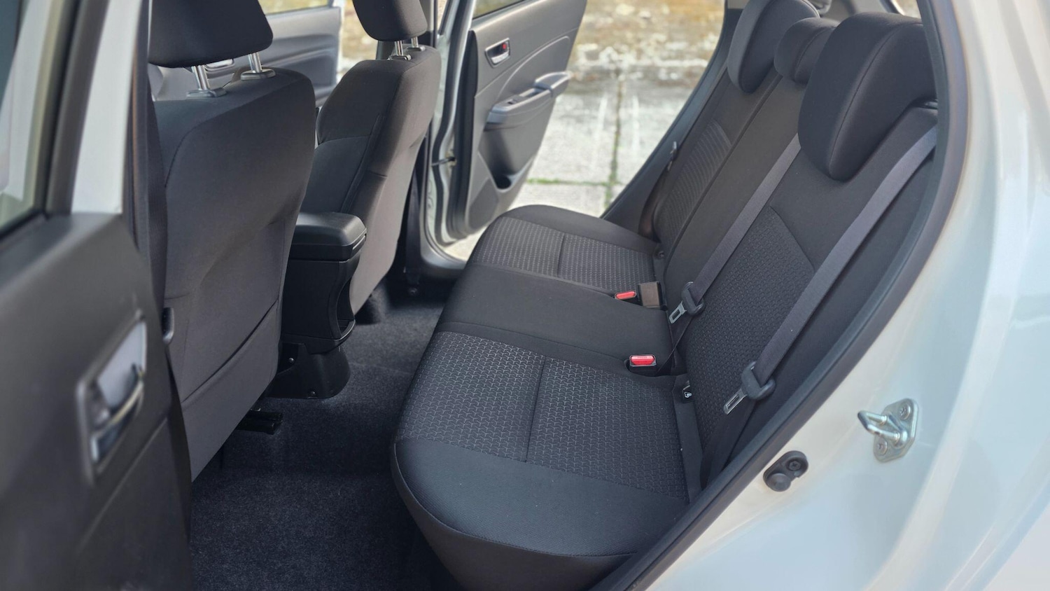 Used Suzuki Swift 2017 for sale - 75938298: Photo 28