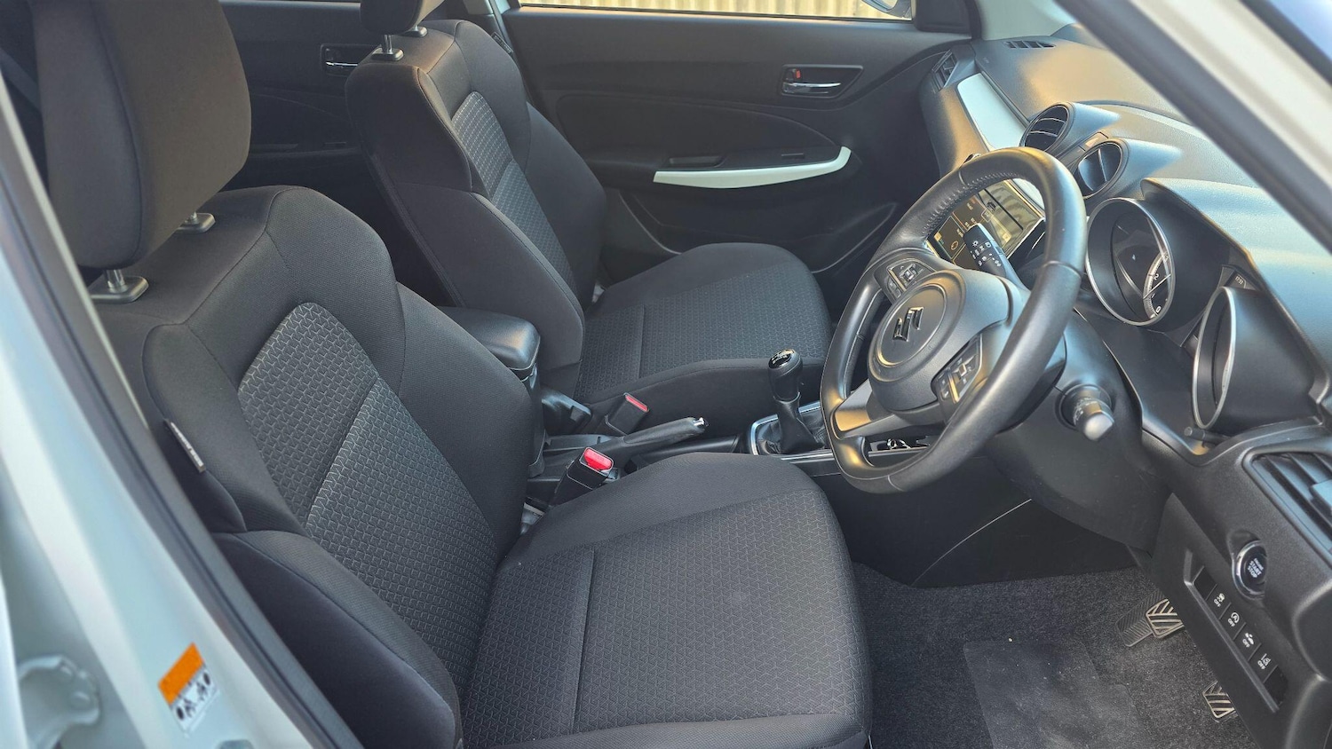 Used Suzuki Swift 2017 for sale - 75938298: Photo 34