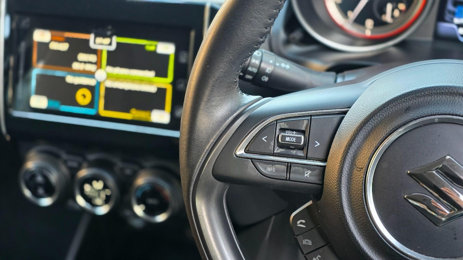 Used Suzuki Swift 2017 for sale - 75938298: Photo 37