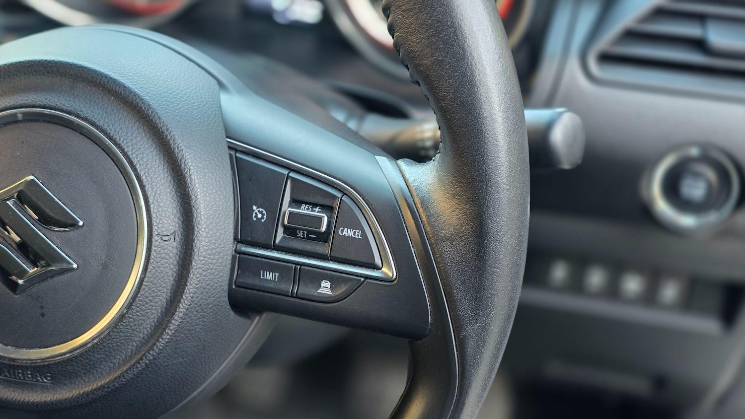 Used Suzuki Swift 2017 for sale - 75938298: Photo 38