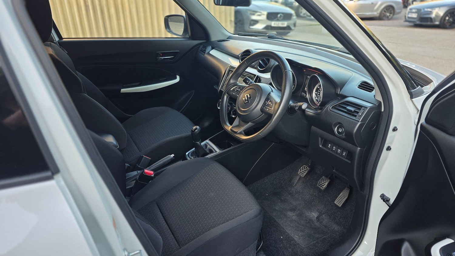 Used Suzuki Swift 2017 for sale - 75938298: Photo 41