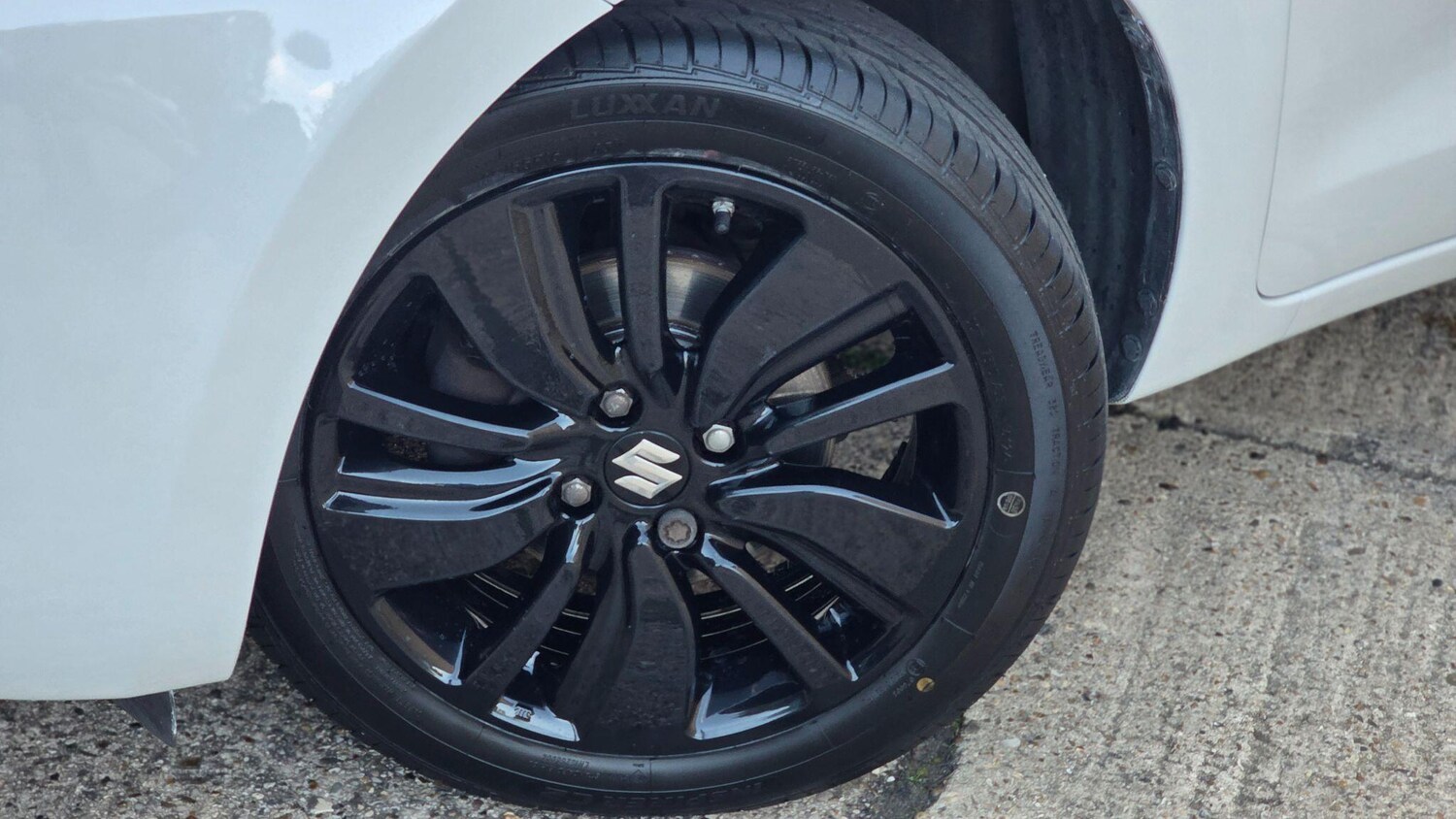 Used Suzuki Swift 2017 for sale - 75938298: Photo 65