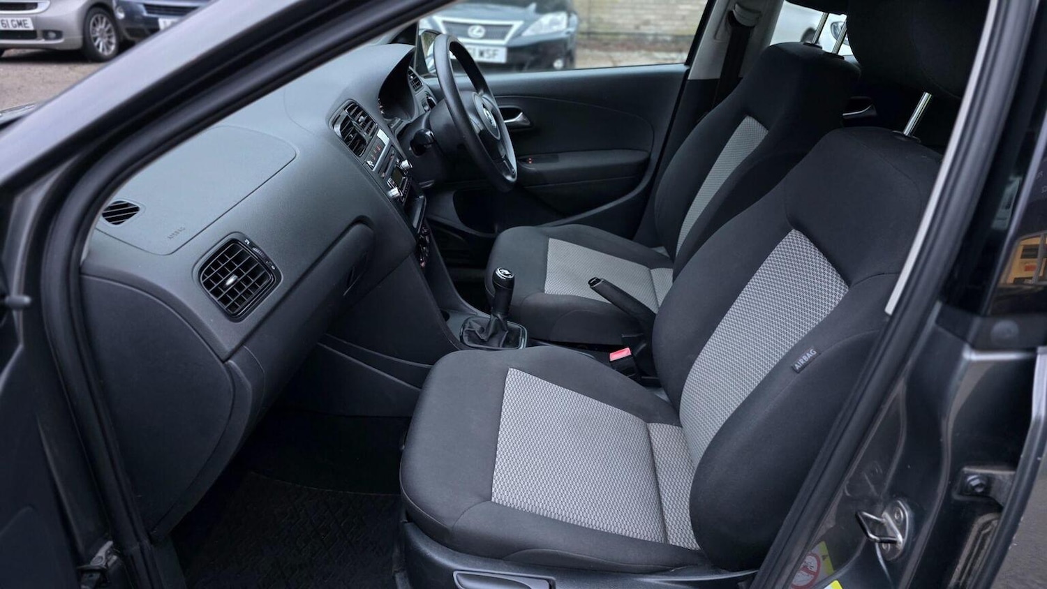 Used Volkswagen Polo 2010 for sale - 77896124: Photo 12