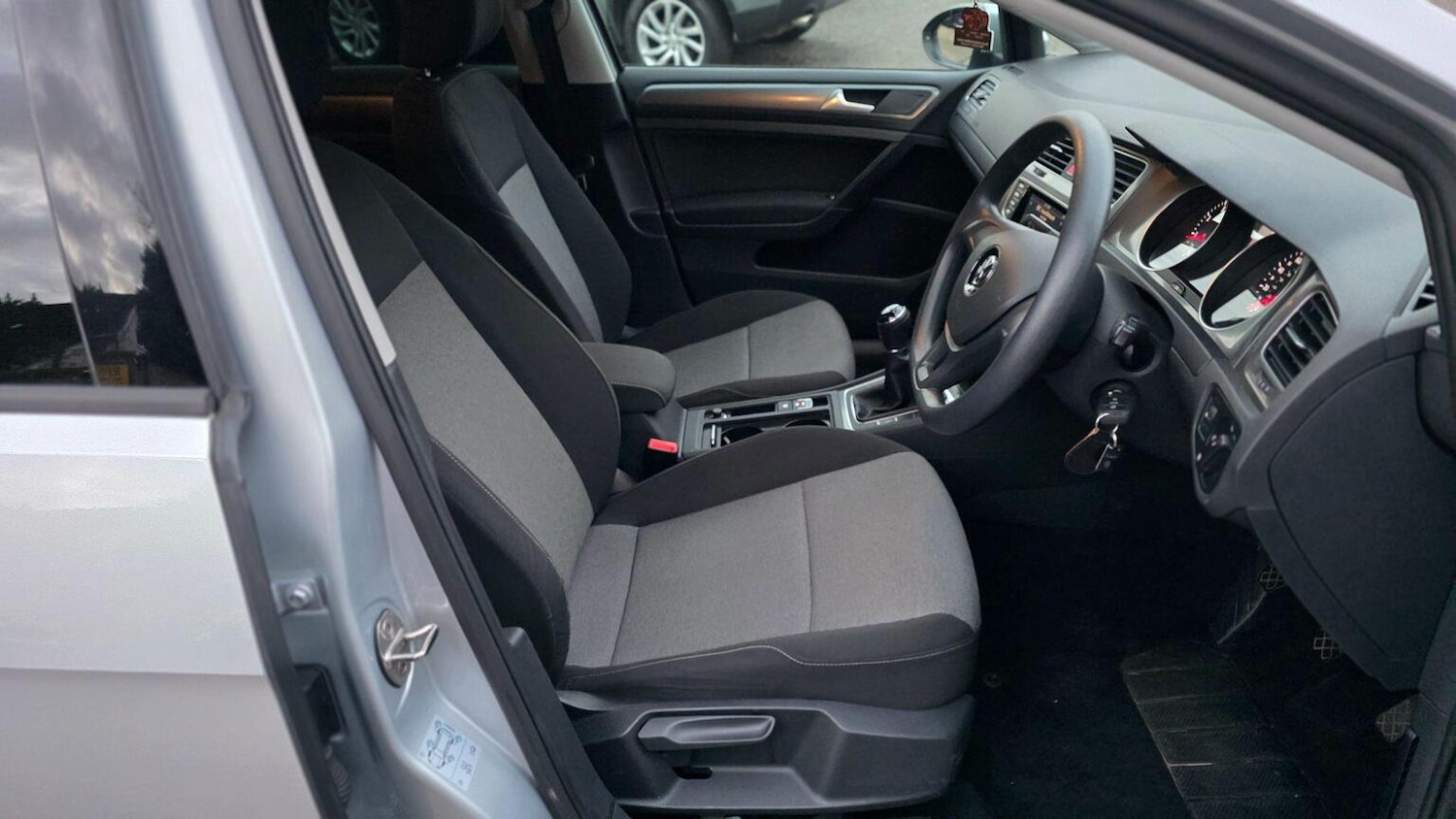 Used Volkswagen Golf 2014 for sale - 77054773: Photo 24