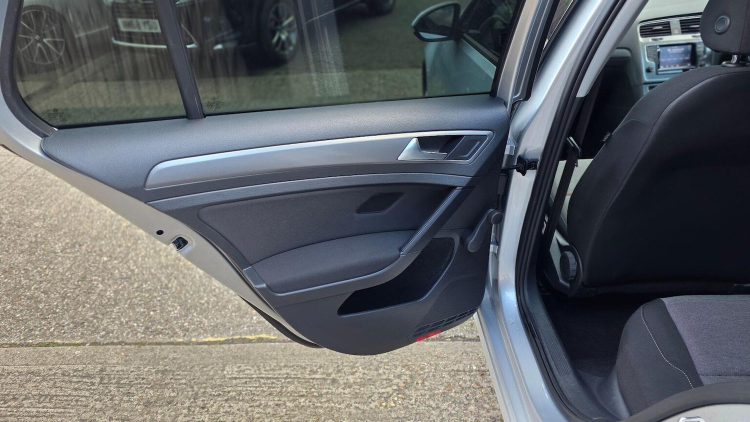 Used Volkswagen Golf 2014 for sale - 77054773: Photo 33